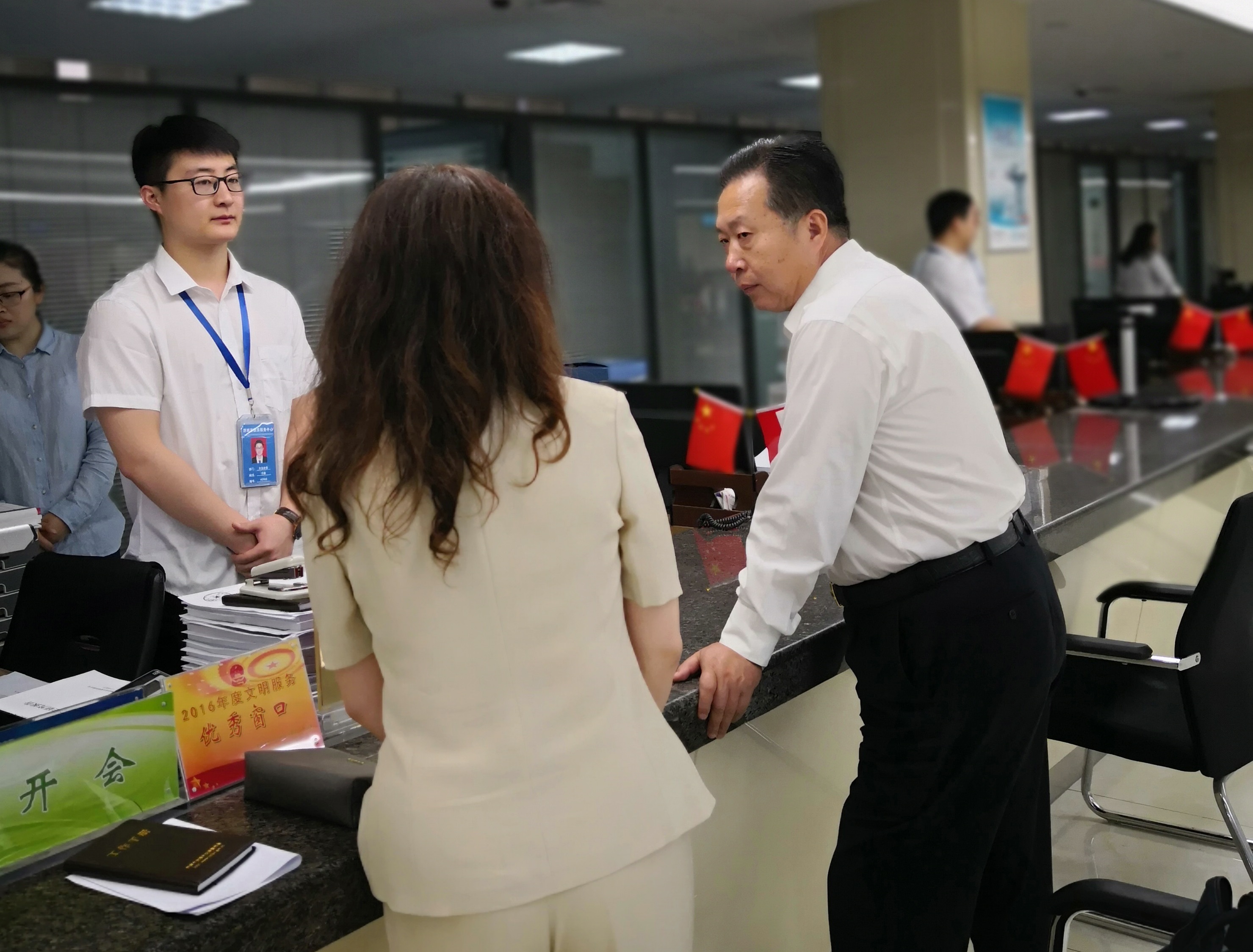 张曰良主任调研行政审批服务工作